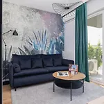Beautiful Steam Park With Parking Old Town Cracow By Renters Apartman *