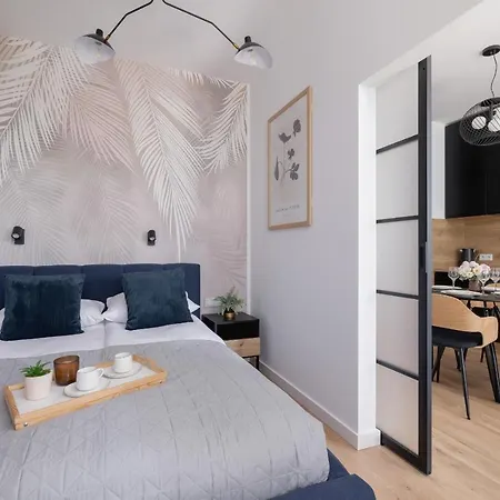 Beautiful Steam Park With Parking Old Town Cracow By Renters Apartment Krakow