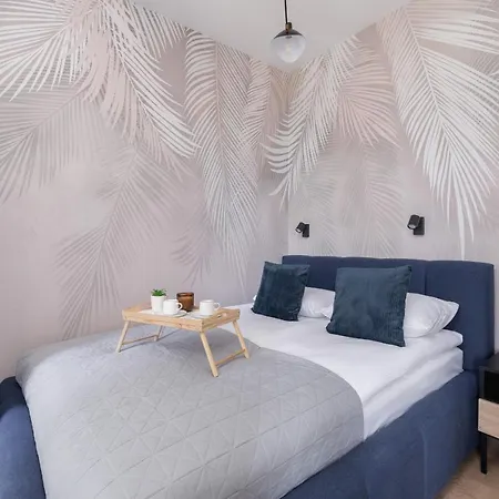 Beautiful Steam Park With Parking Old Town Cracow By Renters Apartment