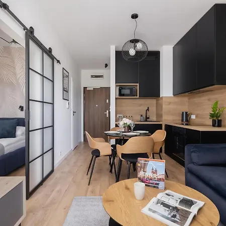 Beautiful Steam Park With Parking Old Town Cracow By Renters Apartment
