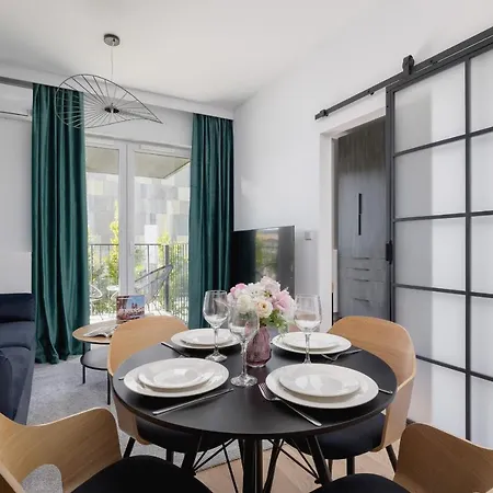 Beautiful Steam Park With Parking Old Town Cracow By Renters דירה קרקוב