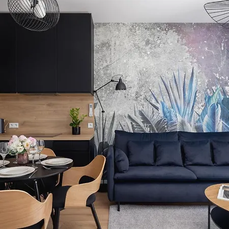 Beautiful Steam Park With Parking Old Town Cracow By Renters Apartment